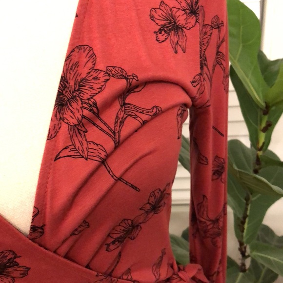 Forever 21 Wrap Dress - Picture 4 of 6